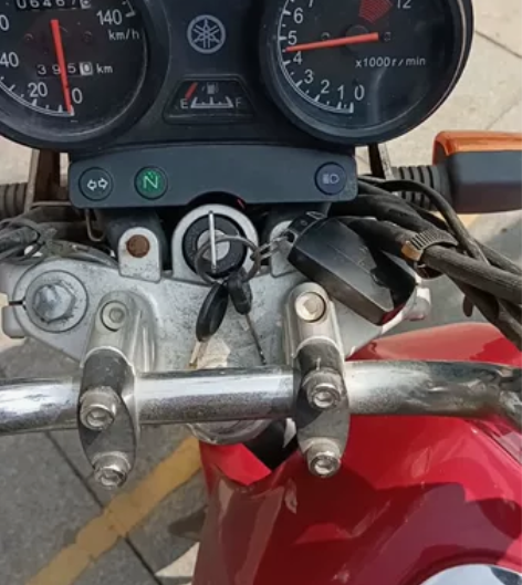 原装雅马哈天剑125精品摩托车1600元，...