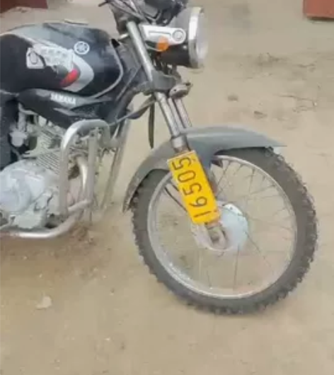 雅马哈天剑125不烧机油，前减震渗油没刷，...