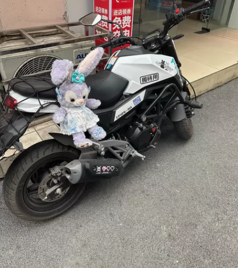 小姐姐个人真心出让一辆22年的狒狒125摩...