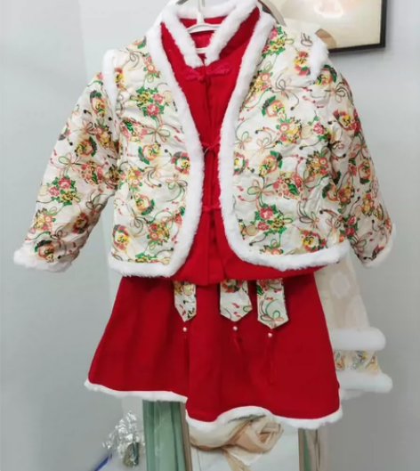 汉服  冬款小孩拜年服加棉 印花款140或...