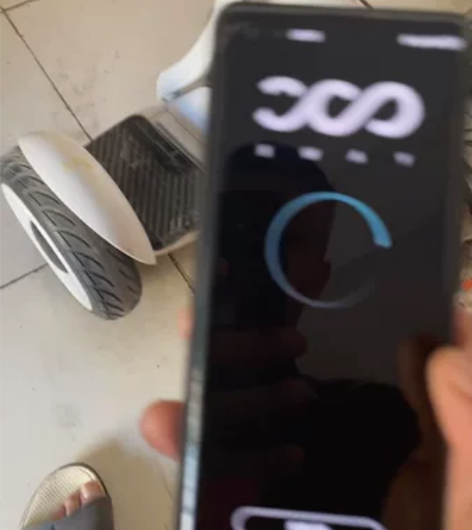 平行车！八成新！带app控制！ 感兴趣的话...