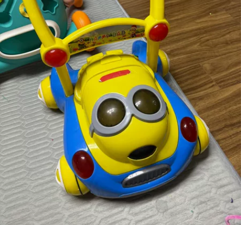 婴儿学步车，8成新，装上电池可以放音乐，限...