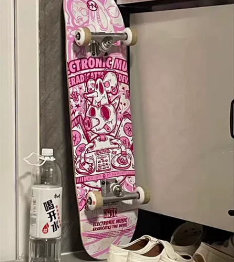 急出原价3OO多的初学者滑板男女学生入门级...