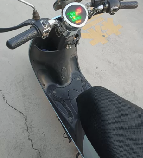 二手精品雅迪电动车，轻微使用痕迹，电池新，...