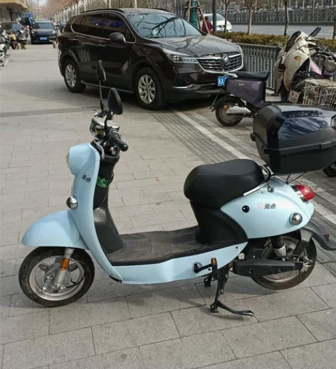 48V12雅迪8九成新二手电动车能跑40~...