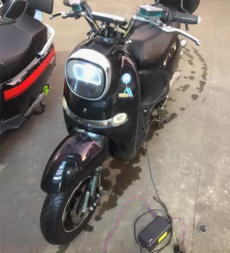 台铃小龟电动车二手电瓶车60伏加长小乌龟电...