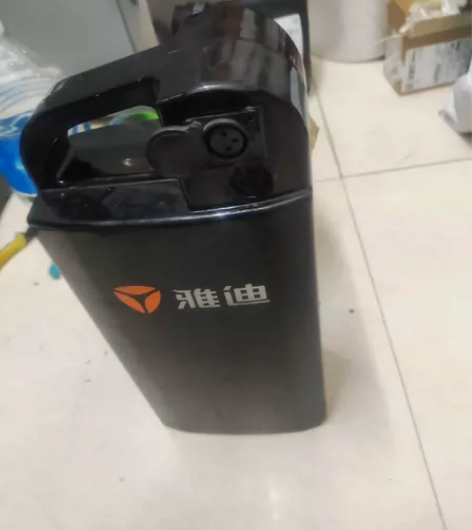 雅迪电动车电池48V12A 感兴趣的话点“...