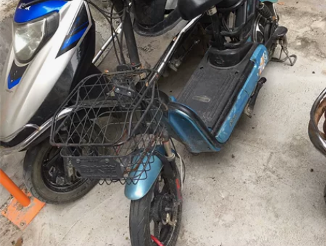 要过年了，两台电动车车架（电池都不行了处理...