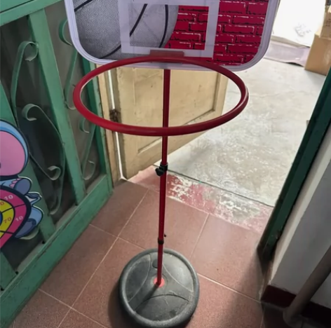 #篮球 出儿童篮球框架，篮筐最高可调制95...