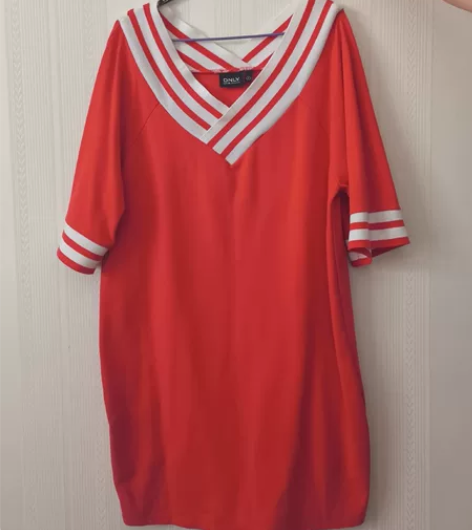 ONLY红色甜酷风运动风连衣裙 感兴趣的话...