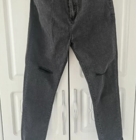 小黑牛，破洞牛仔裤，夏天款170M码。 感...