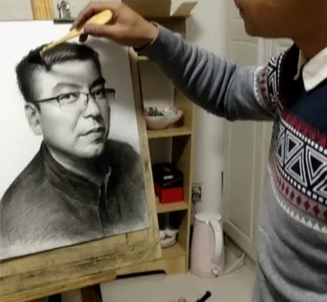 素描 肖像画定制 八开大小 感兴趣的话点“...