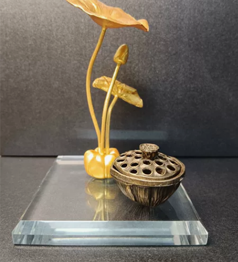 仿金莲香炉   全新 包邮 净台金莲，焚一...