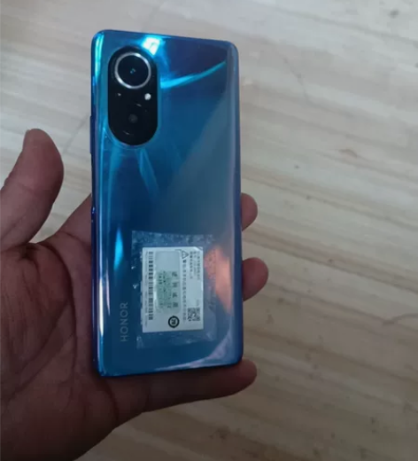 荣耀50se高配8+128G九成新 原装屏...