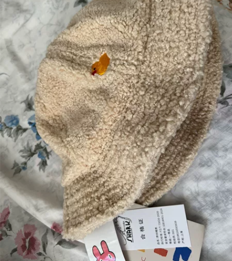 （萨刻）羊羔毛冬季保暖渔夫帽帽子全新带吊牌...