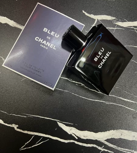 闲置出全新香奈儿蔚蓝香水100ml 因为本...