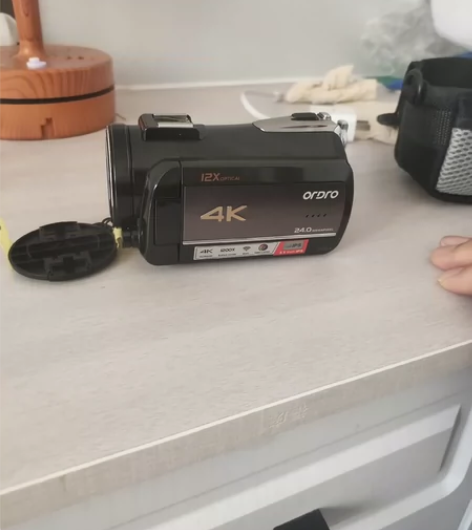 欧达摄像机95新，两块电池 不经常使用 感...