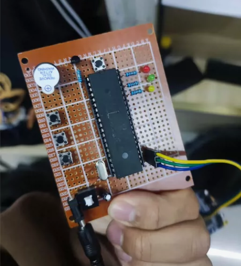 提供单片机指导，51课程指导，嘉立创pcb...