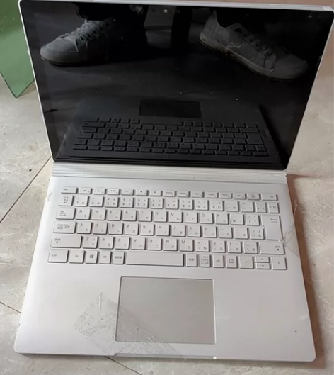 微软笔记本。自己从国外搬回来的。有需要的客...