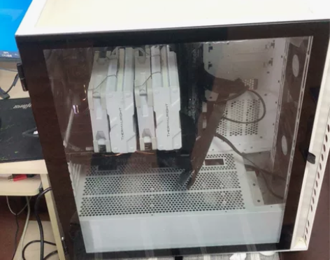 5800x台式电脑主机，不含显示器，同事的...