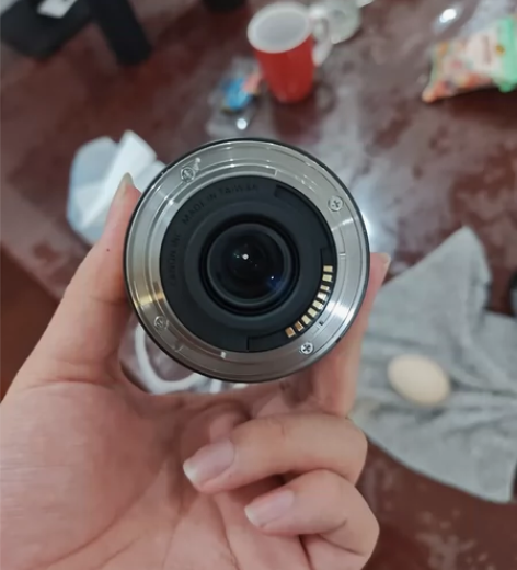 ef-m11-22。95新，单镜头包邮 感...