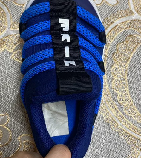 Nike童鞋 小孩的鞋 买多了 没穿几回就...