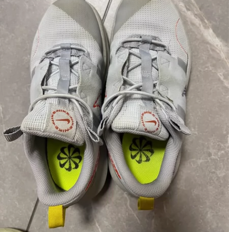 耐克童鞋，金鹰专柜购入。 感兴趣的话点“我...