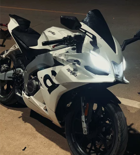 出一辆21年九月份阿普利亚gpr250  ...