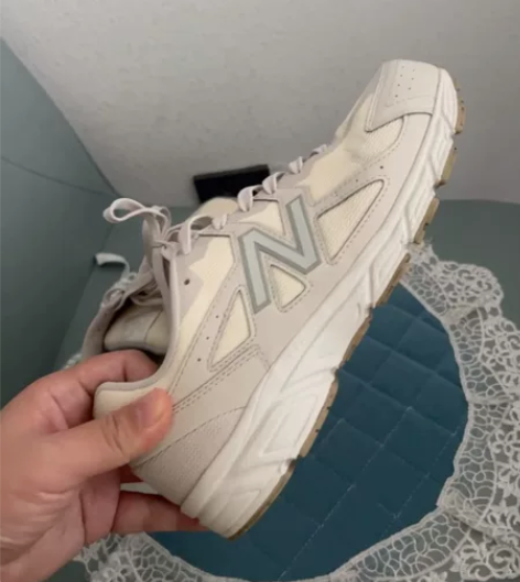 新百伦鞋38码，买回来只穿过一两次再也没动...