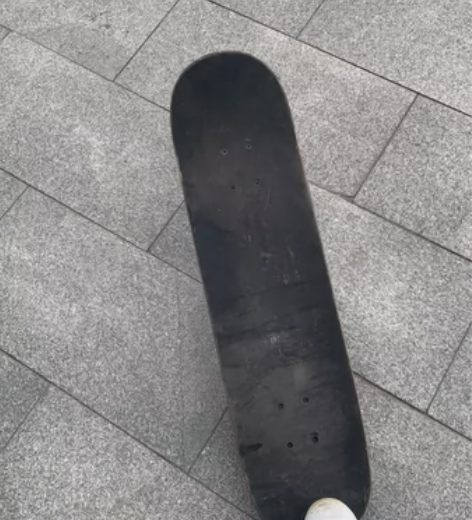 双翘滑板，32寸赣水路自提 感兴趣的话点“...