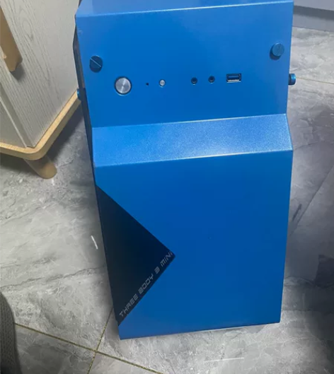 出售 三边形  迷你电脑机箱 99新 自己...