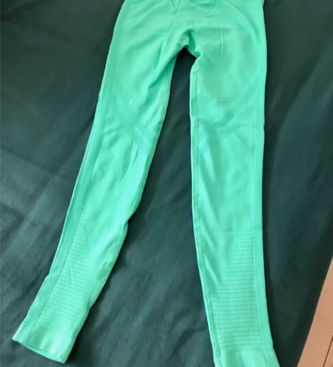 健身瑜伽裤，全新出 #瑜伽长裤 感兴趣的话...