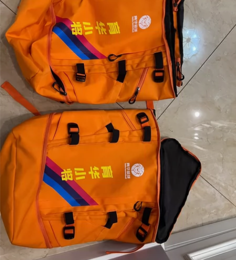 大容量篮球包，和A4纸对比大小，随意出 感...