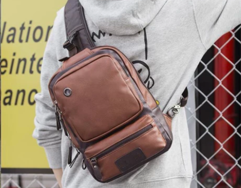 男士单肩斜挎包胸包大容量皮质斜挎大胸包户外...