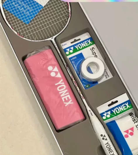个人闲置 没发票 原价一千多尤尼克斯羽毛球...