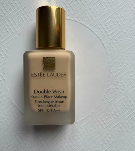 【DW全新未拆封】雅诗兰黛粉底液 感兴趣的...