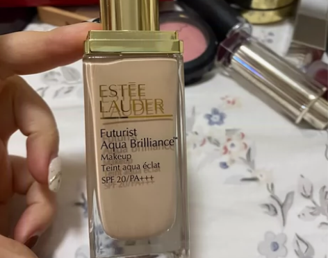 雅诗兰黛沁水粉底液#粉底/气垫 #Este...