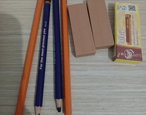 联考完剩下的笔和橡皮都是新的橡皮是老人头,...