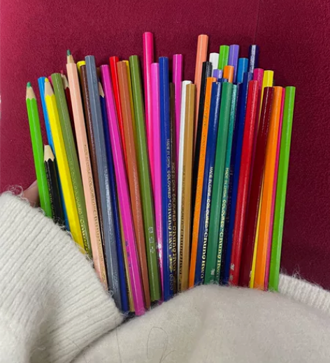 中华牌彩铅，绘画铅笔，彩色铅笔一共52支，...