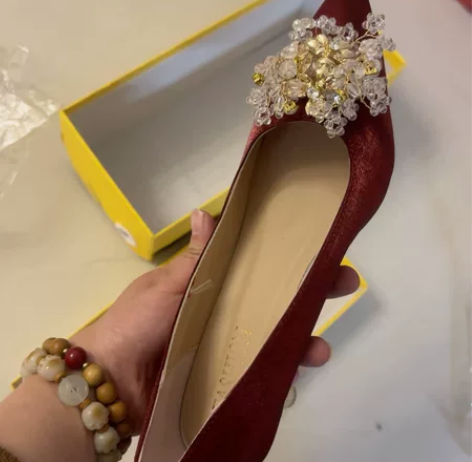 37号婚鞋只用一次。原价60元。30元处理...