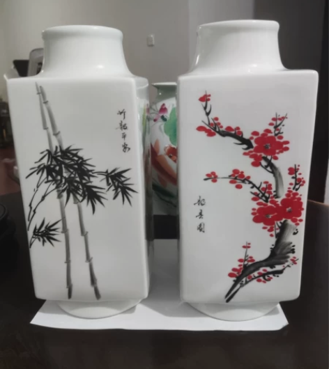 景德镇艺术瓷厂美研室1975四方镶器花瓶瓷...