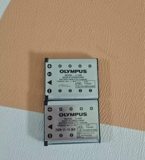 奥林巴斯LI-42B电池,2块 感兴趣的话...