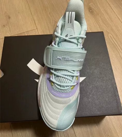 安踏篮球鞋，44.5码， 全新未试穿，码数...