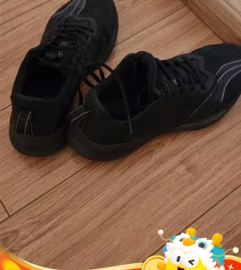 李宁赤兔5pro跑鞋  ，40码，右脚脚尖...