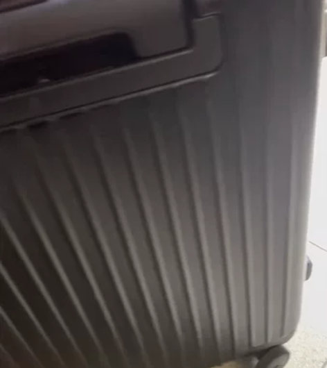 7成新MARRLVE行李箱20寸 可充电前...