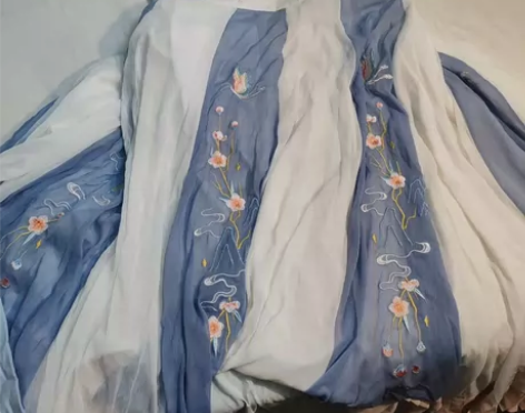 妃亦坊全套汉服 穿过一次 很新  153到...