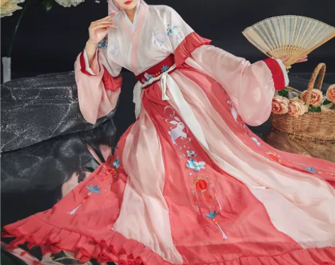 翡缇兰原创汉服 感兴趣的话点“我想要”和我...