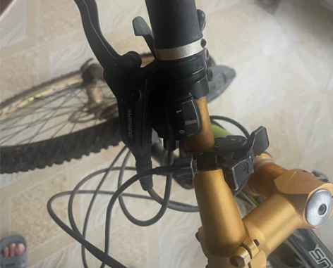 公路山地式自行车，全铝合金，正常使用中出售...