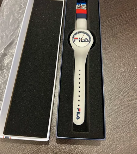 出一个全新FILA斐乐手表！白色的，全新！...