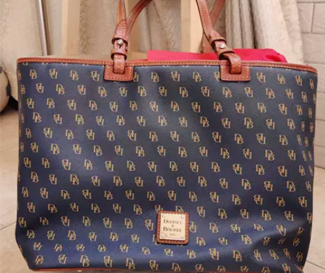 DOONEY##amp;amp;BOURKE 单肩logo购物包 这个... DOONEY##amp;amp;BOURKE 单肩logo购物包 这个...